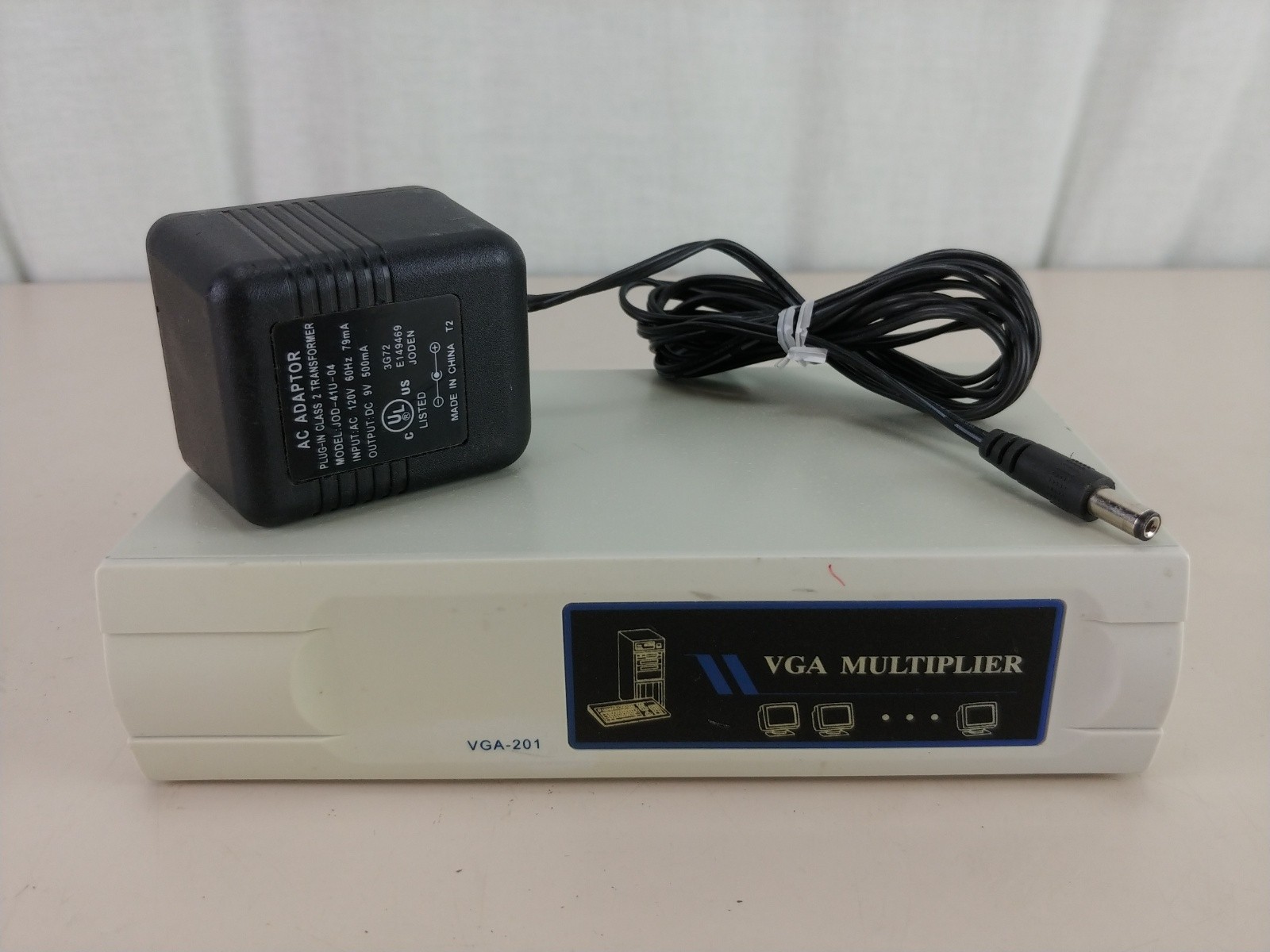 VM-112A 2-Port SVGA VGA Splitter Amplifier Multiplier 400 MHz w/Power Adapter