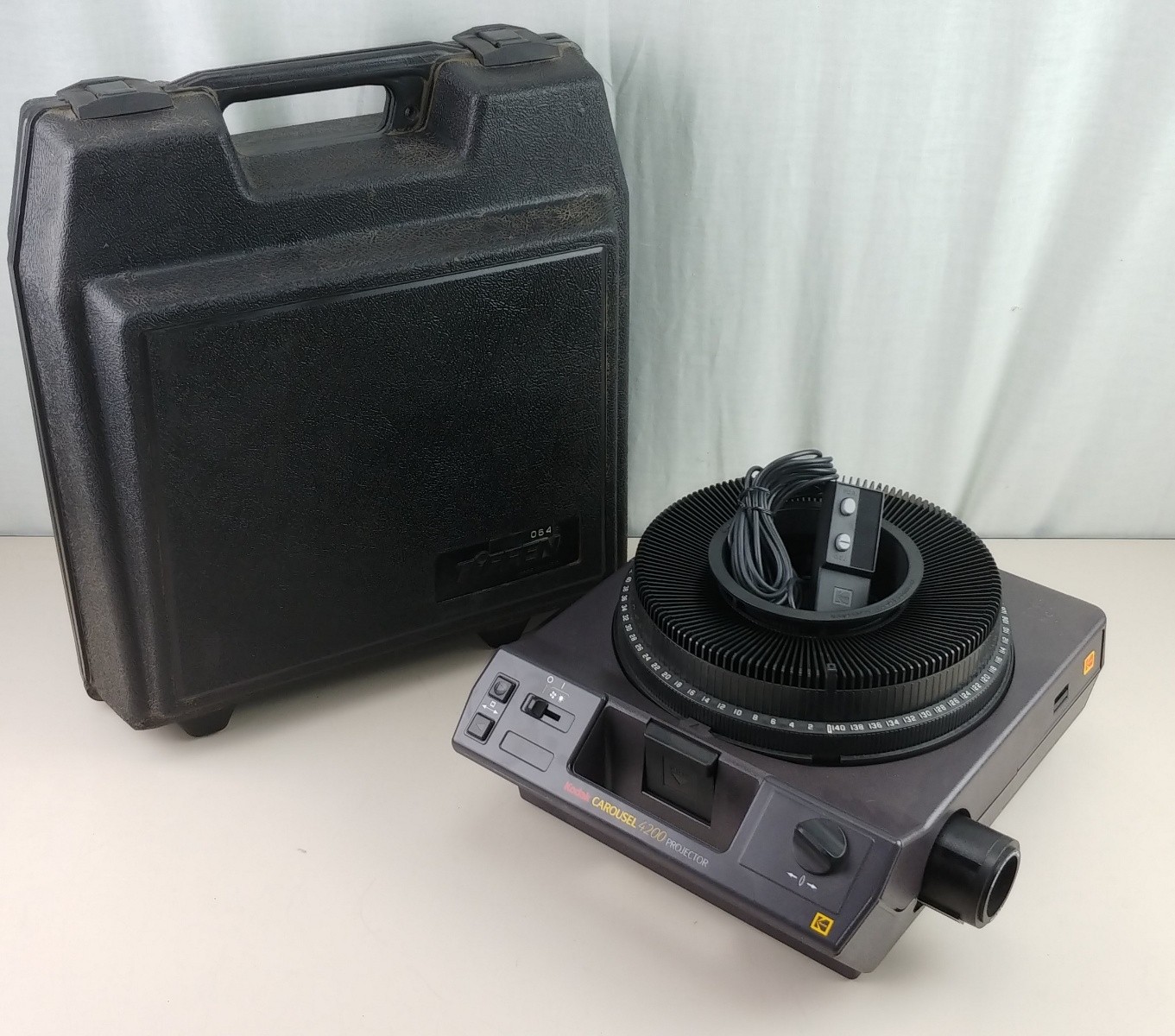 Kodak Carousel 4200 Projector & Tiffen Case