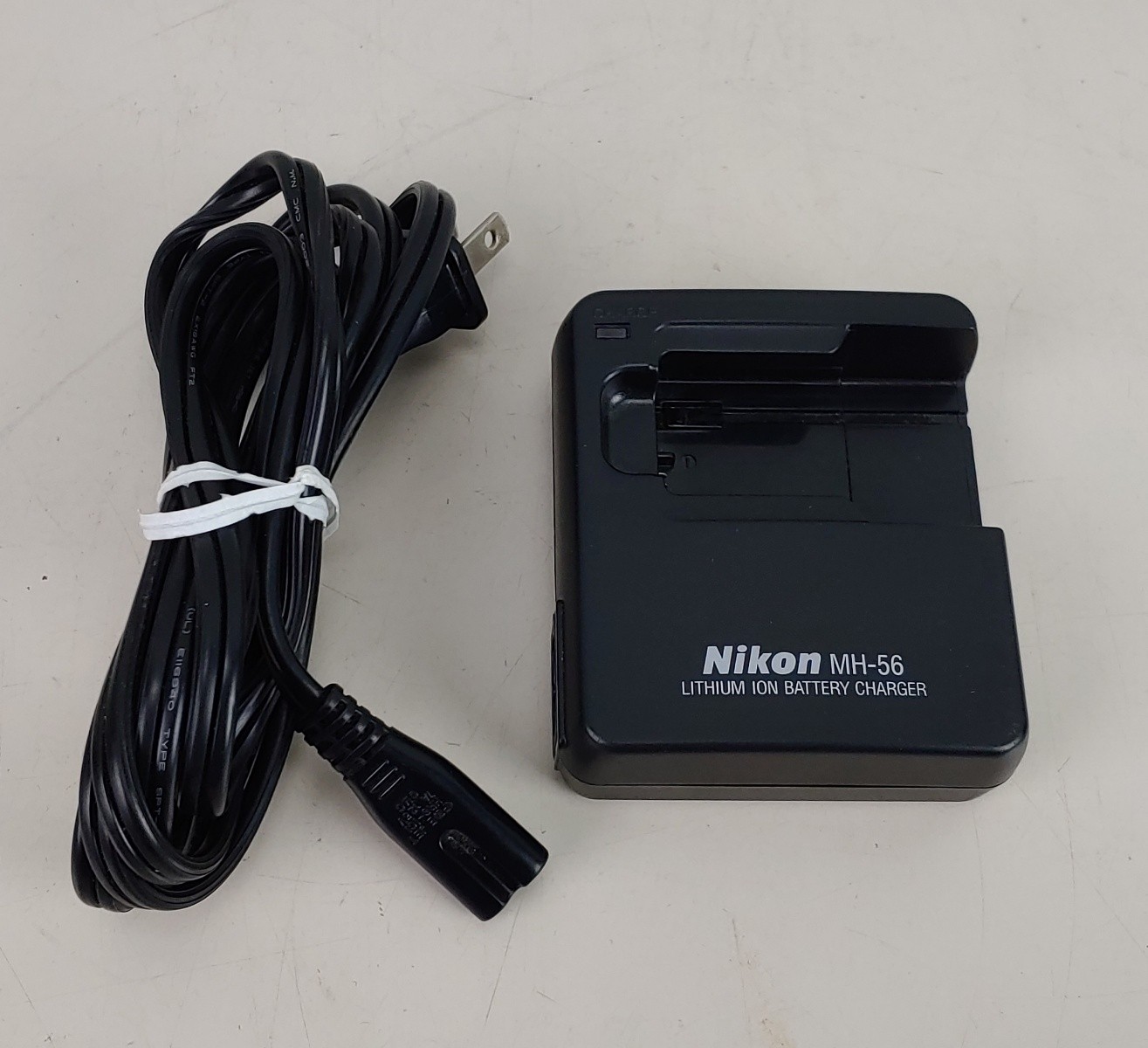 Genuine Nikon MH 56 Charger for Nikon CoolPix 8400 & 8800