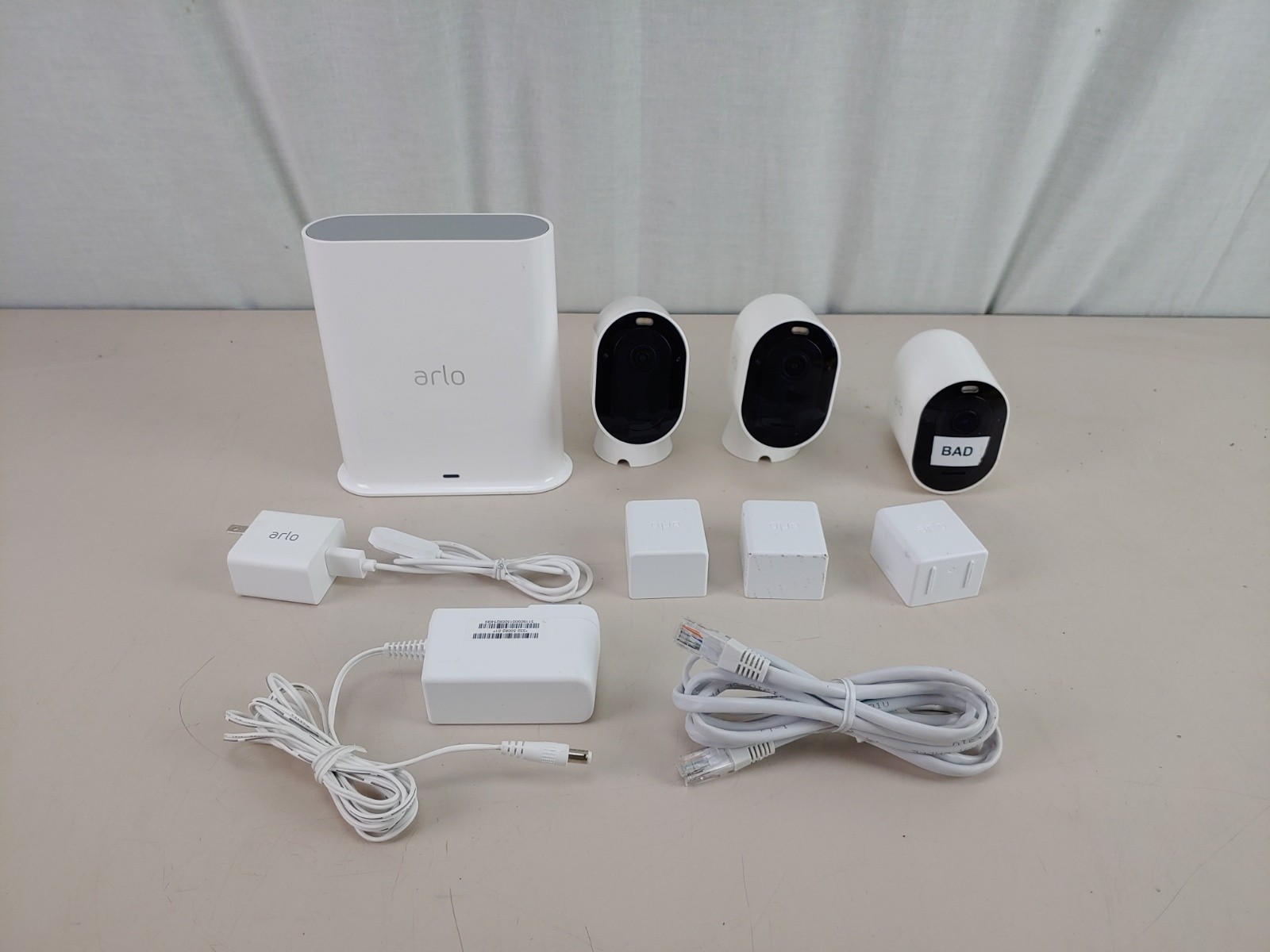 Arlo VMB4540 Smart Hub with 2 Arlo VMC4040P Pro 3 Cameras