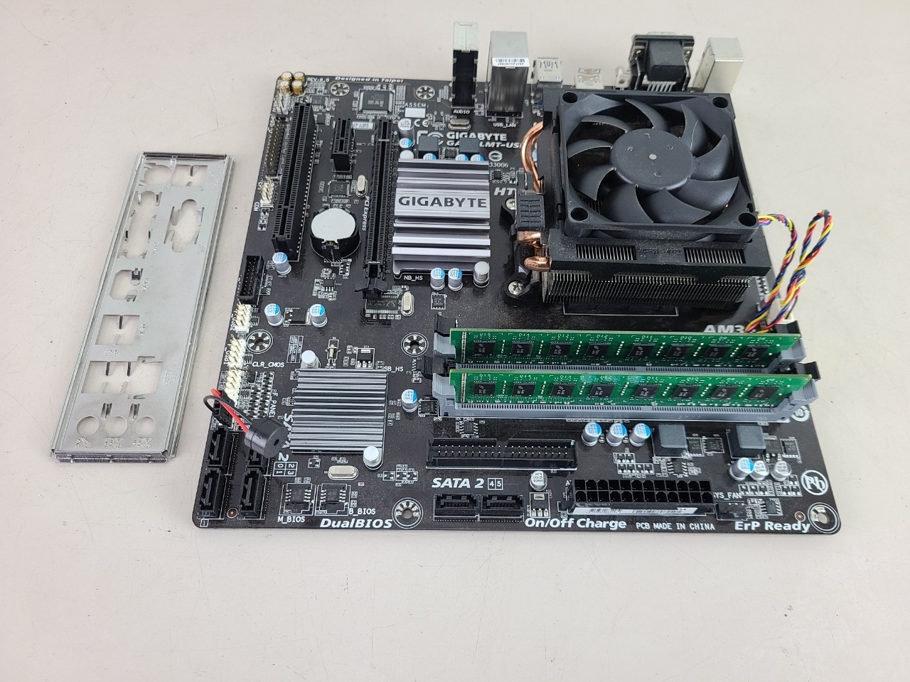 Gigabyte GA 78LMT USB3 Motherboard Combo AMD FX 8320 8Gb
