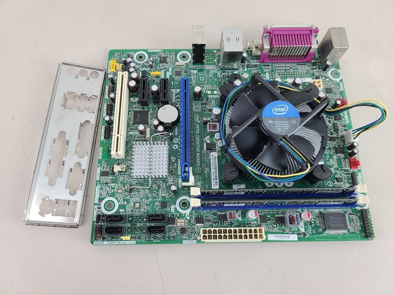 Intel DH61CR Motherboard i5-2400 4 GB RAM I/O Shield and CPU COOLER COMBO