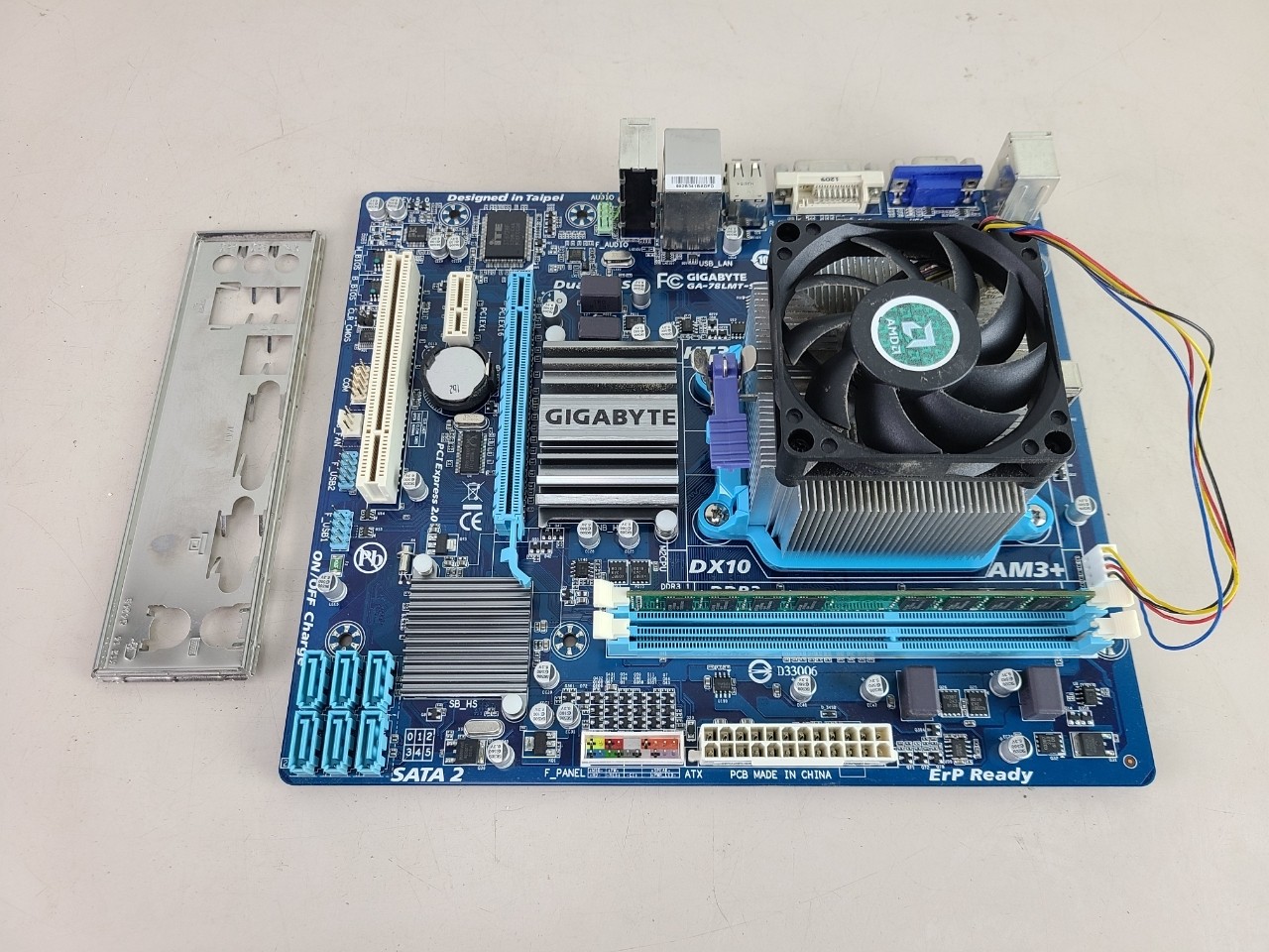 GigaByte AMD 760G Motherboard GA-78LMT-S2P FX 4100 4GB