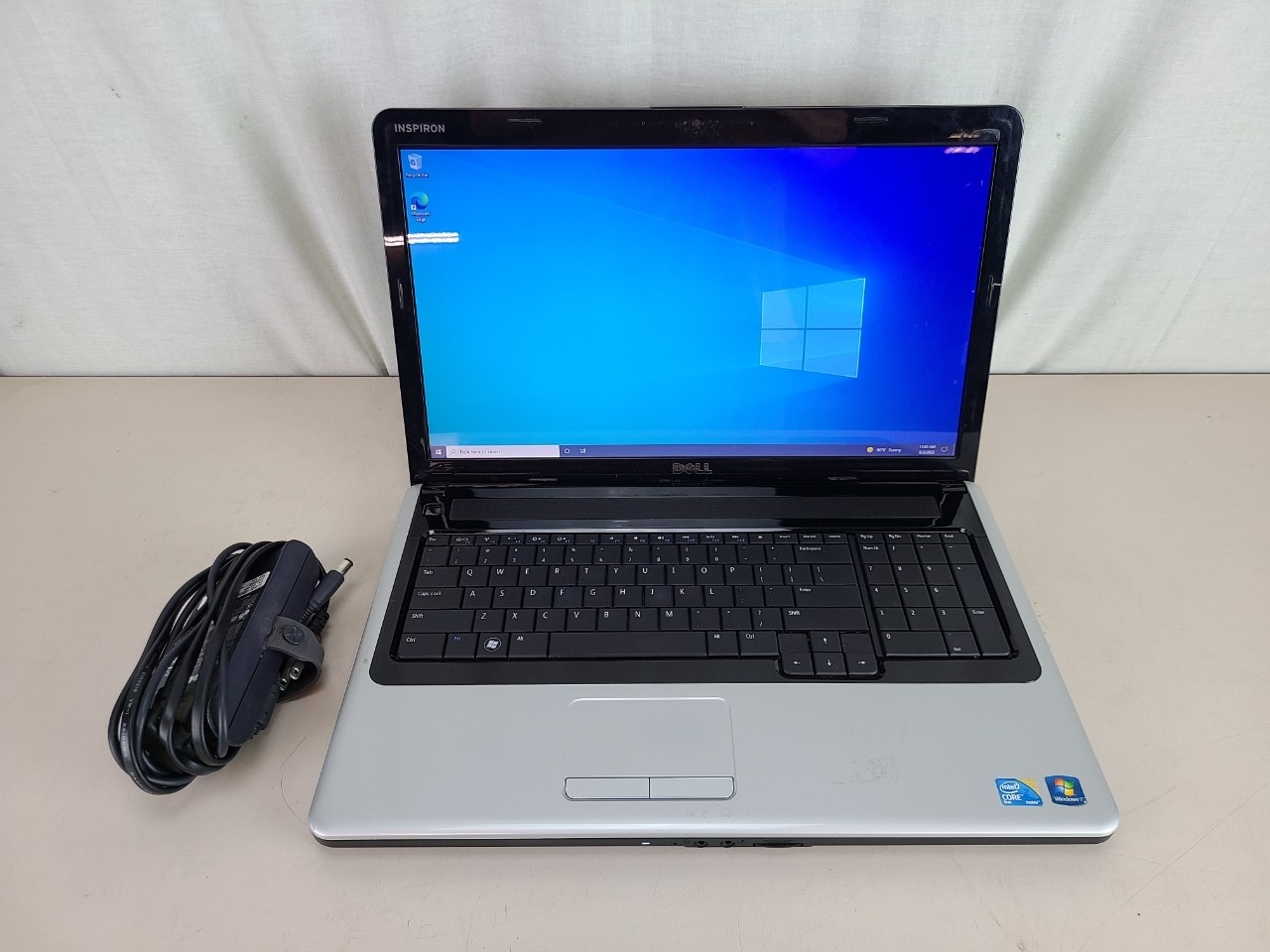 Dell Inspiron 1750 17" Laptop C2D 2.2GHz 4GB 500GB Win 10