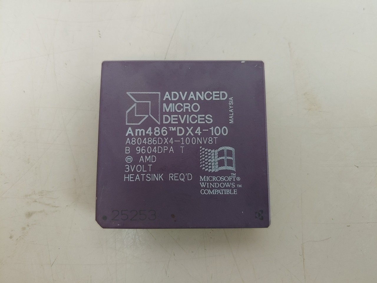 Socket 3 Processor - AMD Am486 DX4-100 - A80486DX4-100NV8T - 80486 - TESTED