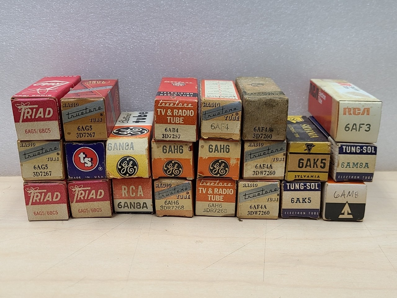 22 Vintage Vacuum Tubes 6AN8A, 6AG5, 6AH6 and others