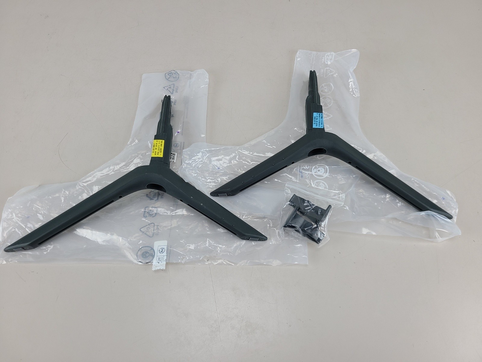 Samsung QN65Q60TAF QN65Q60TBF QN65Q60DTAF STAND LEGS