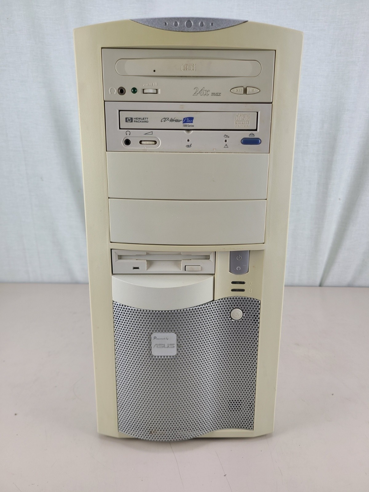 Vintage ASUS Athlon XP 1700+ Desktop 256MB Ram 4GB HDD Win XP