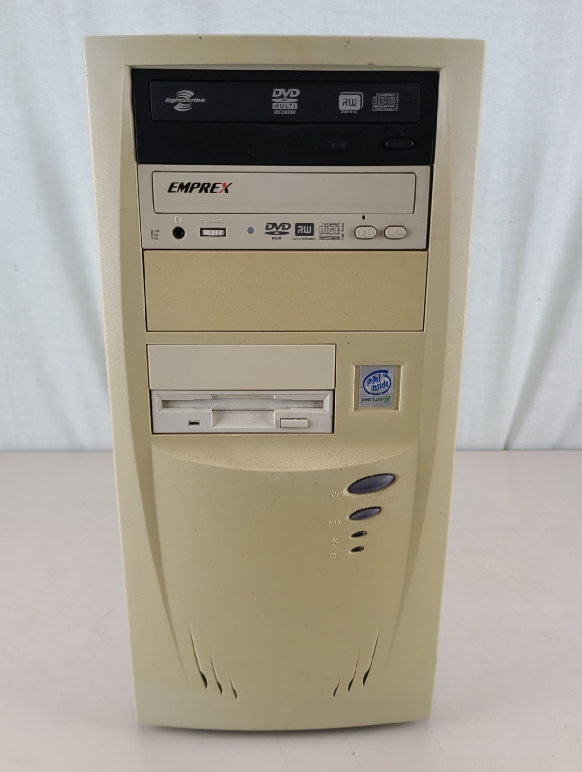 Vintage Pentium III Desktop 800MHz 512MB 40GB Radeon 9800 Pro 98SE