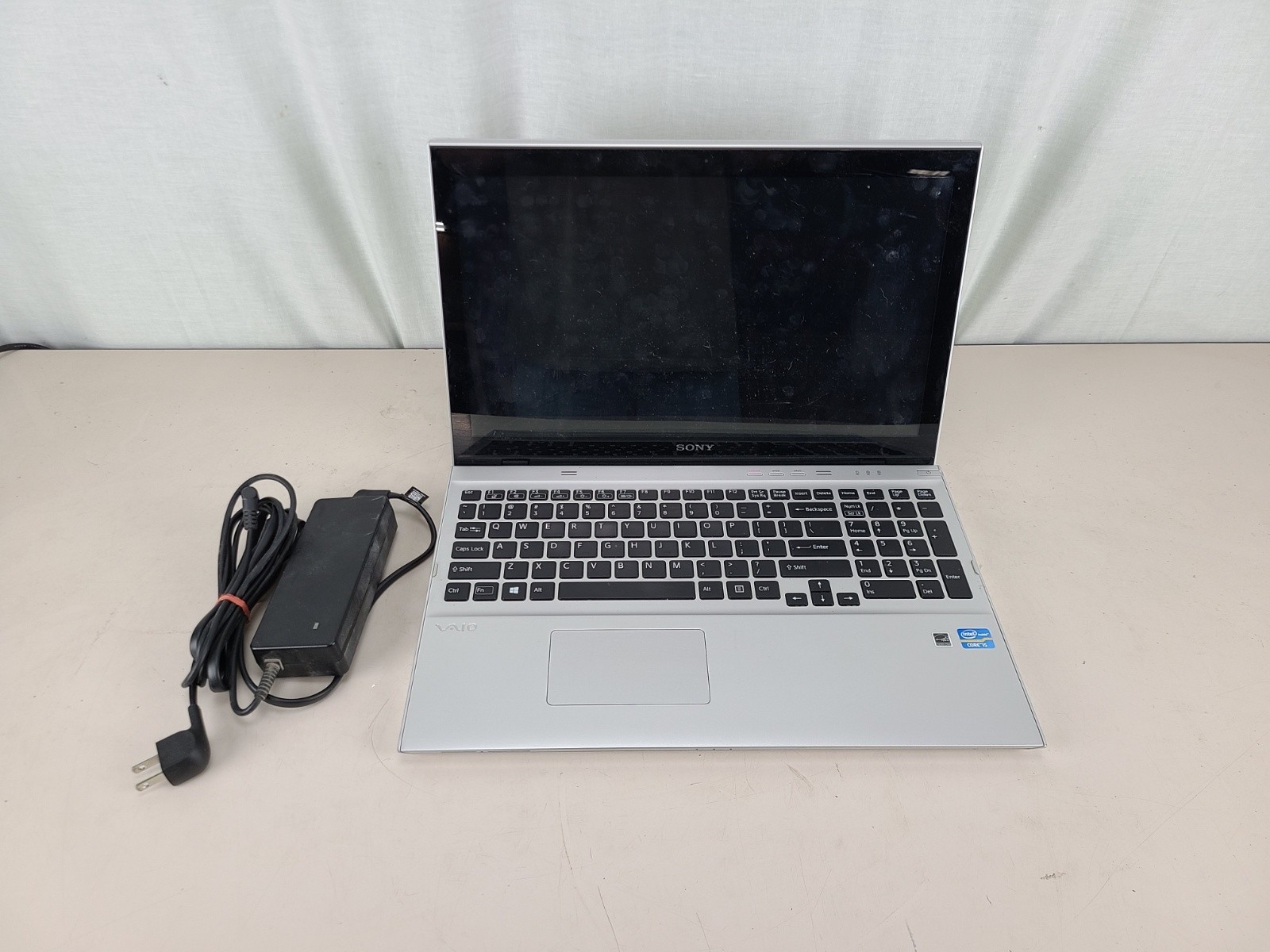 Sony VAIO Ultrabook SVT151A11L TOUCH 1.8GHz 8GB RAM 120GB SSD