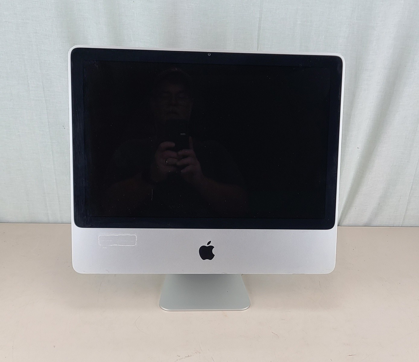 Apple iMac 20" A1224 Core 2 Duo E8135 2.66GHz 2GB 320GB HD Boots GeForce 9400