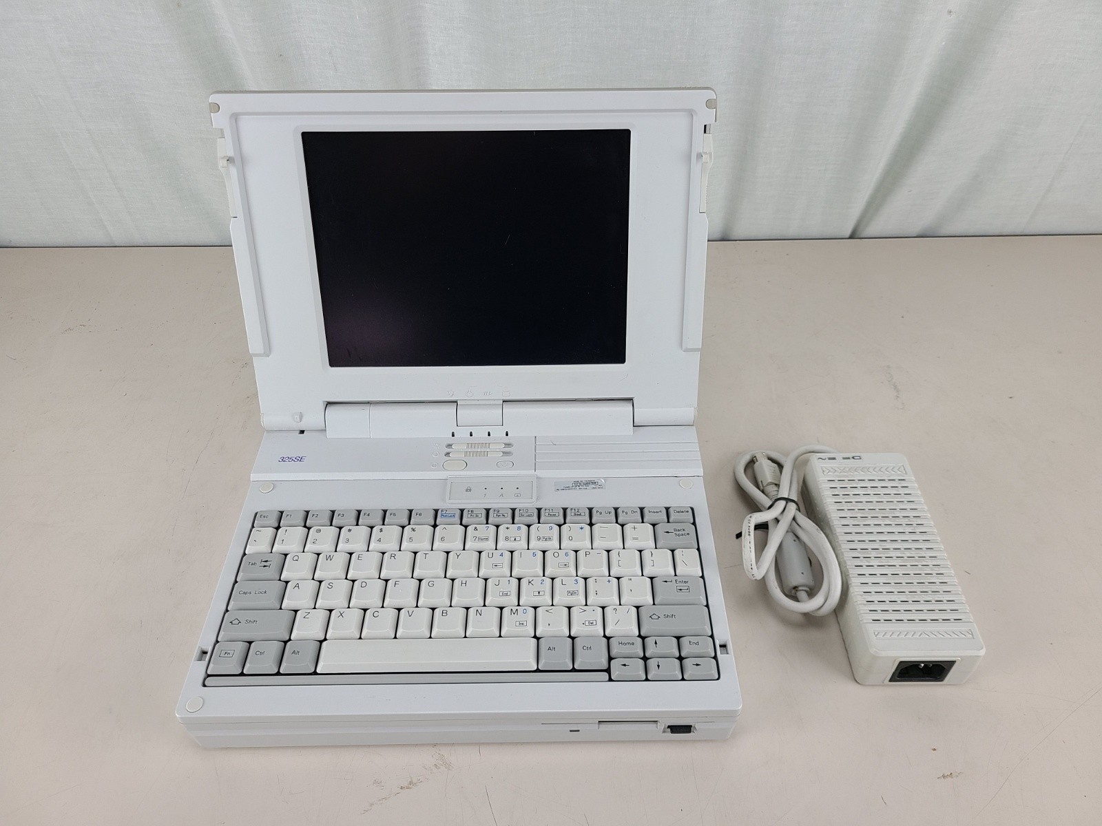 Vintage ACER ACROS 325SE Laptop