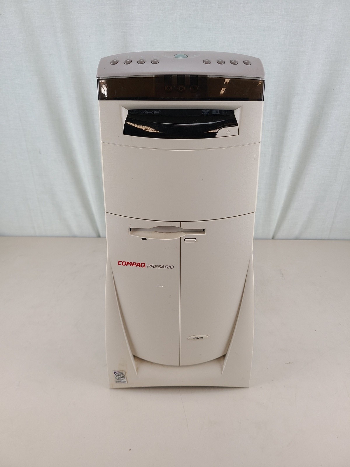 Compaq Presario 4808 Tower Pentium 32 Mb Ram 4 Gb HDD
