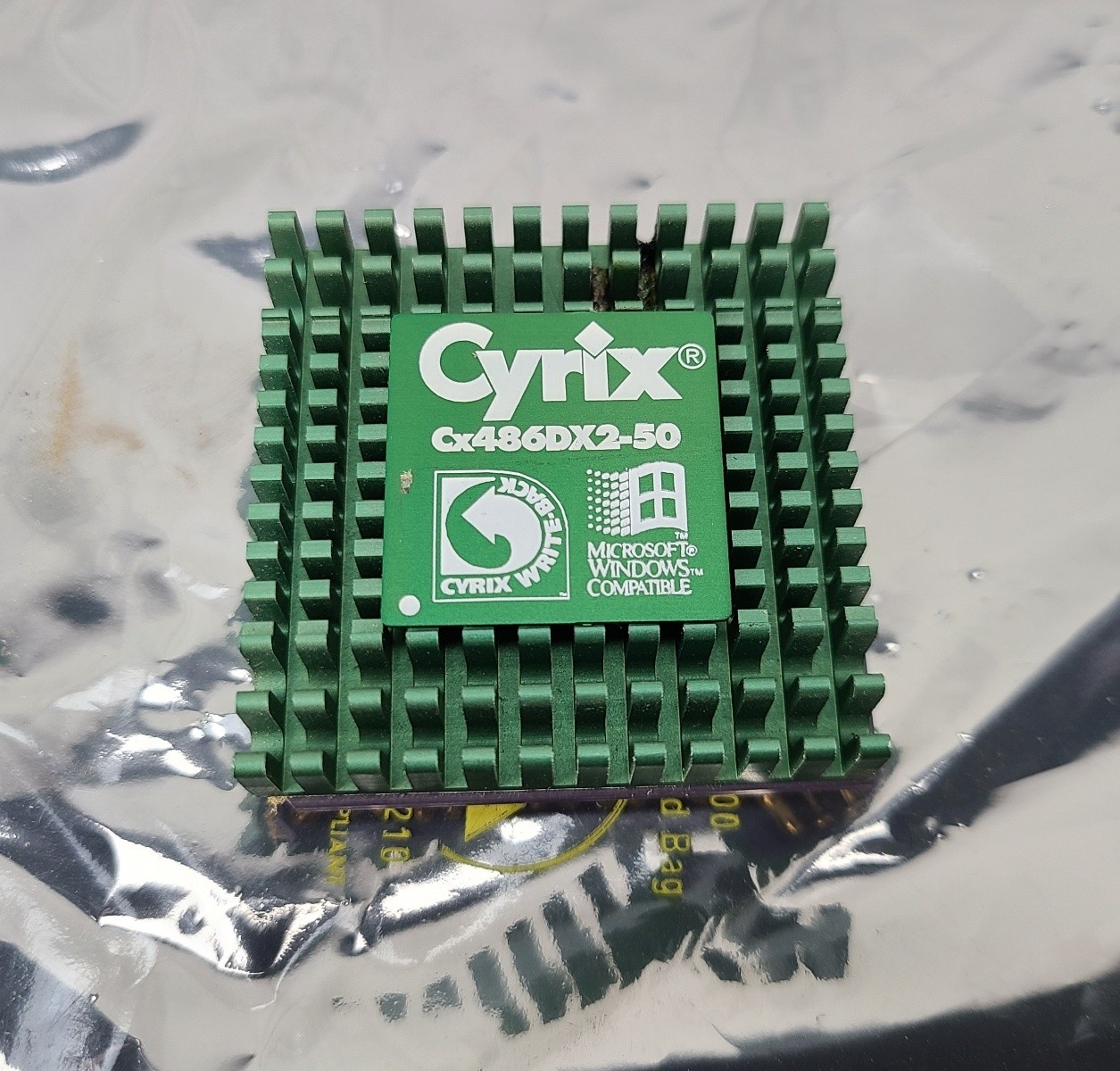 Cyrix Cx486DX2-50 CPU Processor Windows logo