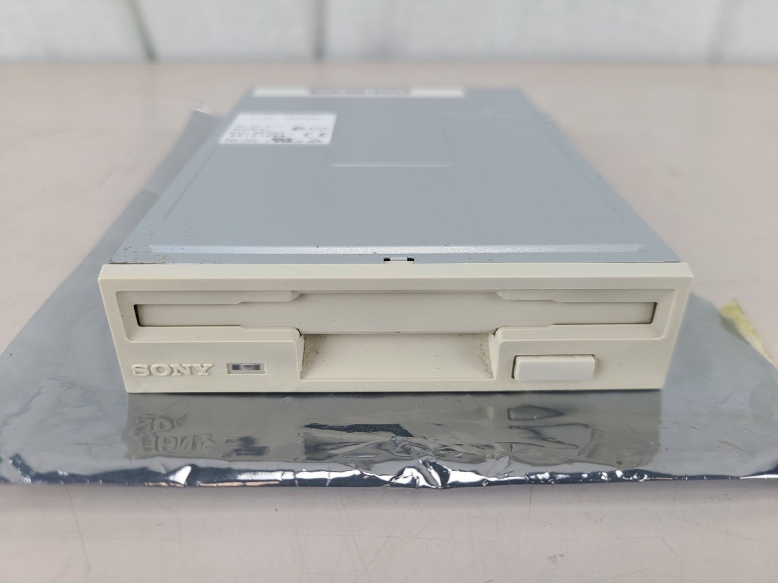 Sony MPF920-Z 1.44MB FLOPPY DISK DRIVE WITH FACE PLATE BEIGE DS-TBL
