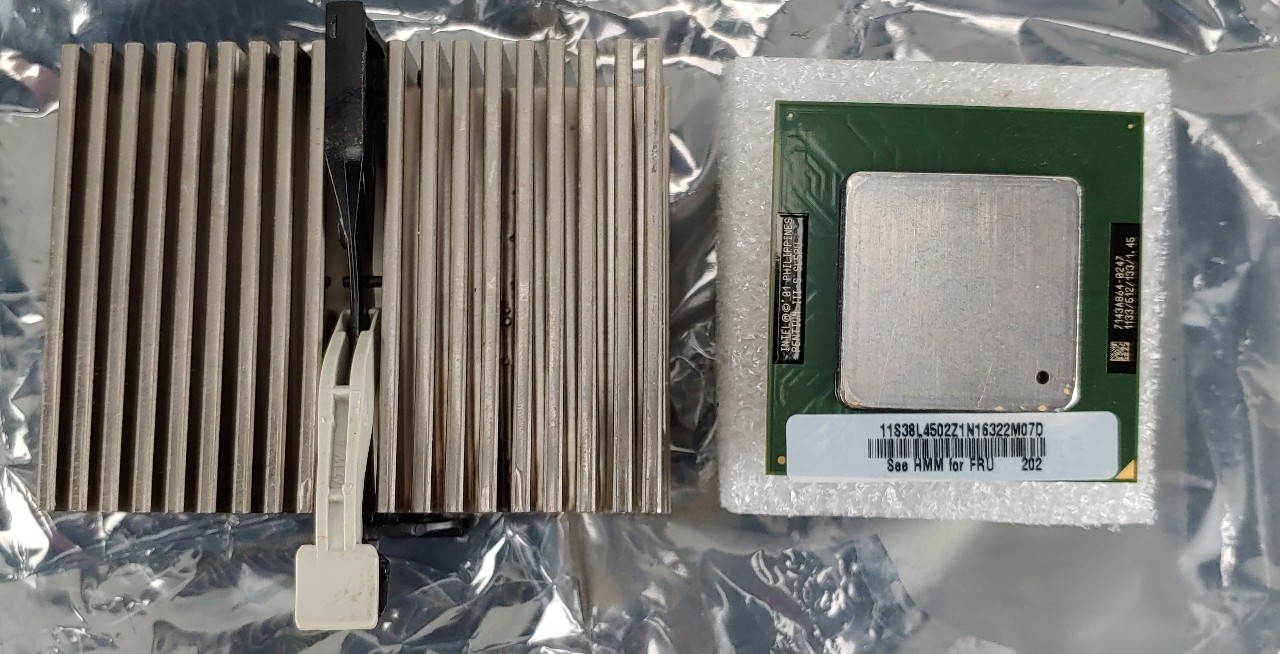 SL5PU Intel Pentium III-S 1133/512/133/1.45V 1133MHz Server Processor with Heatsink