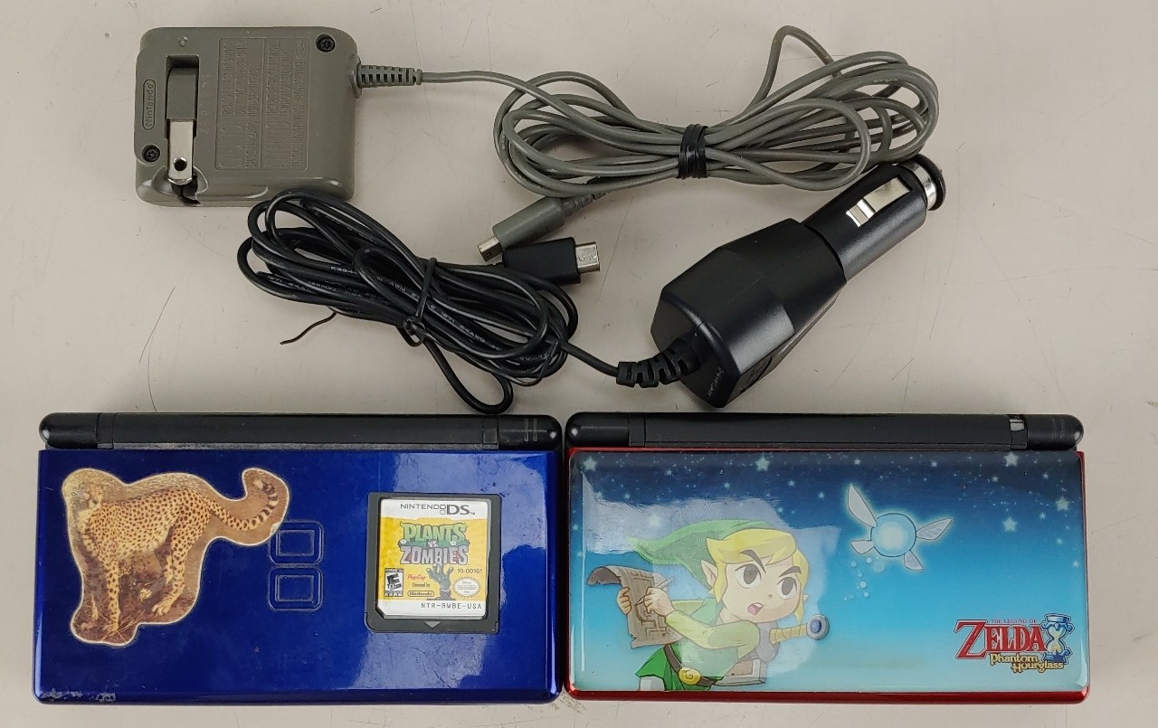 LOT of 2 Nintendo DS Lite Handheld Consoles with chargers and game