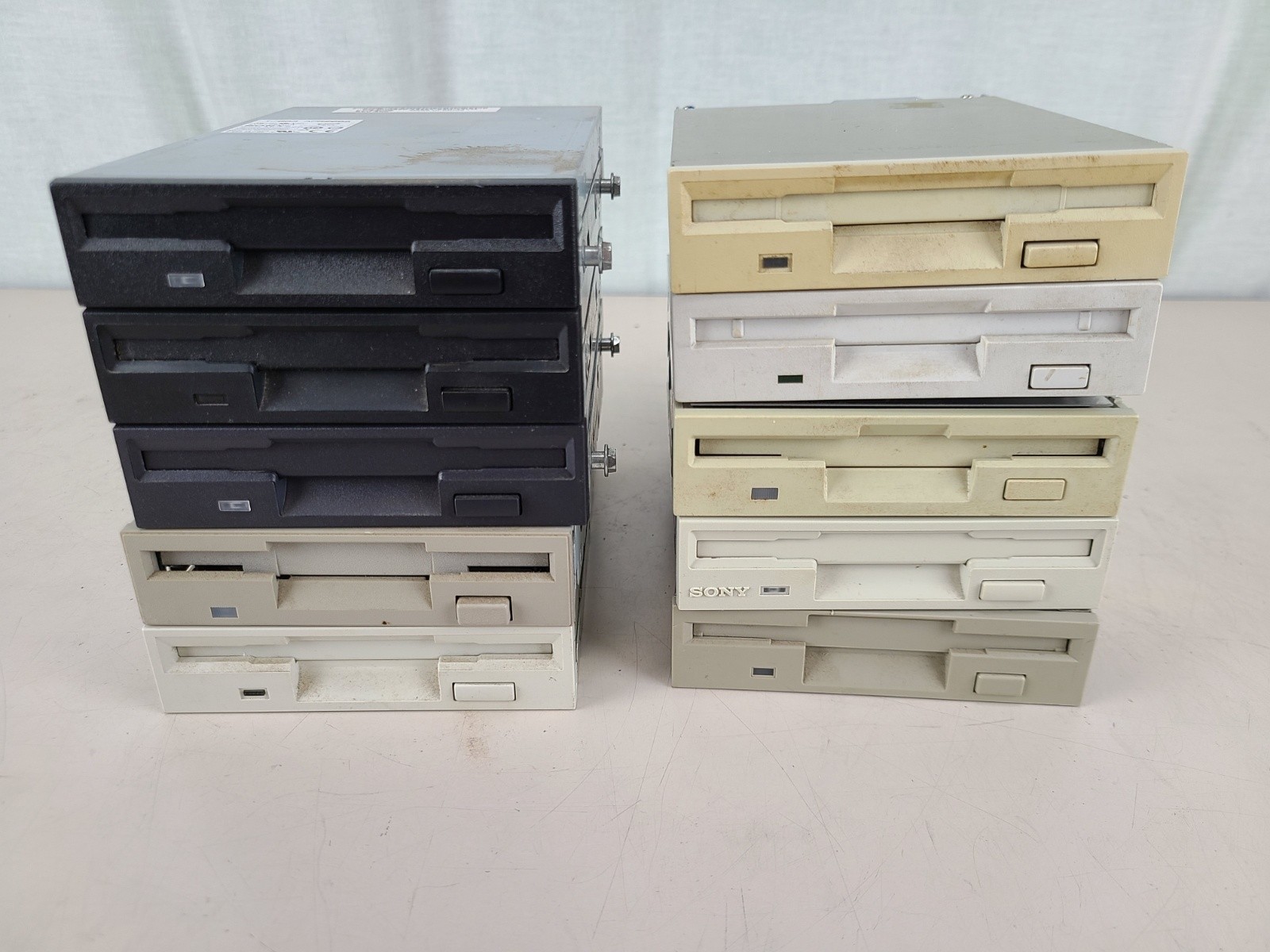 Lot of 10 1.44 Floppy Drives AS IS