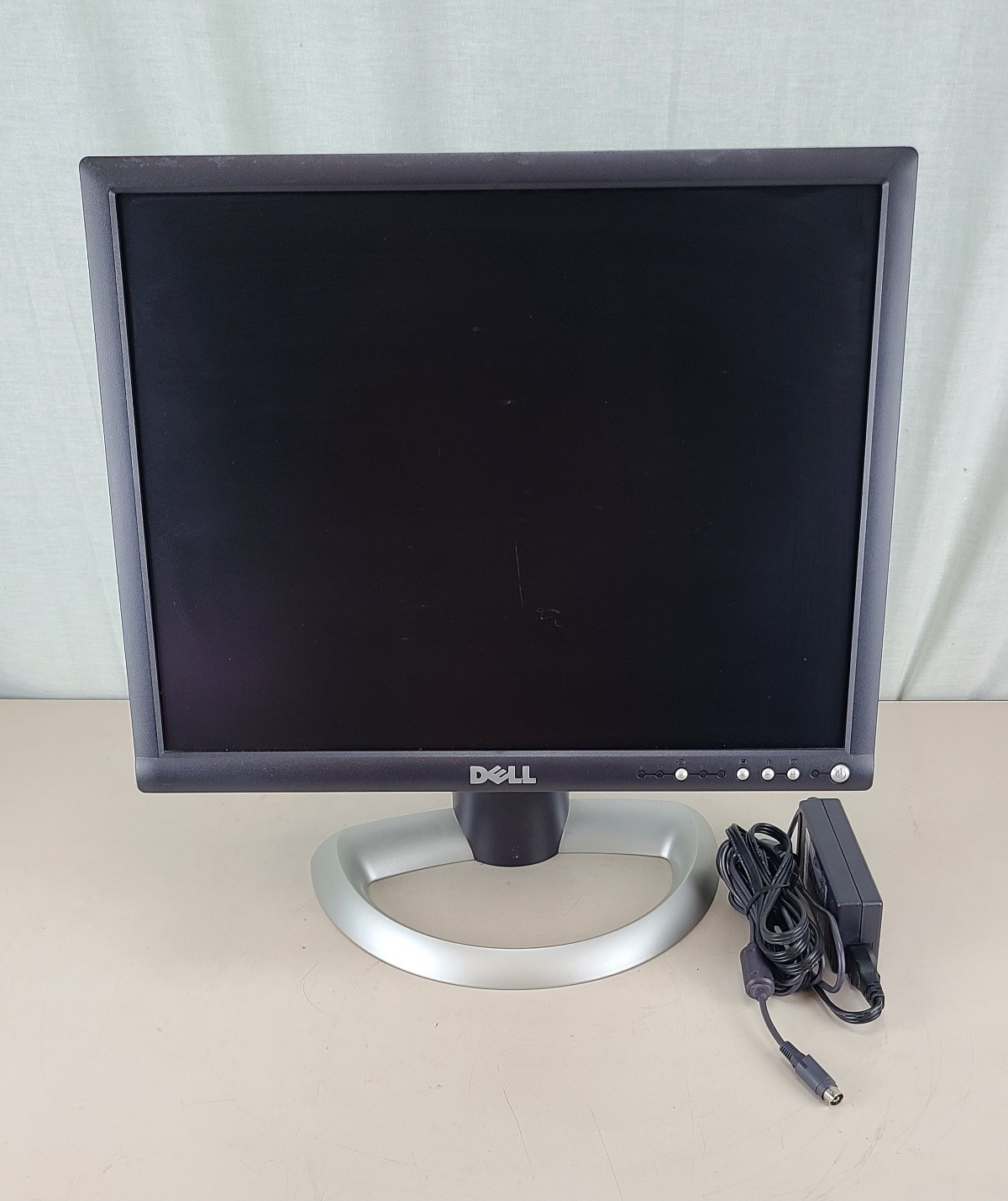 Dell 2001FP UltraSharp 43 1600x1200 SVideo Composite VGA DVI