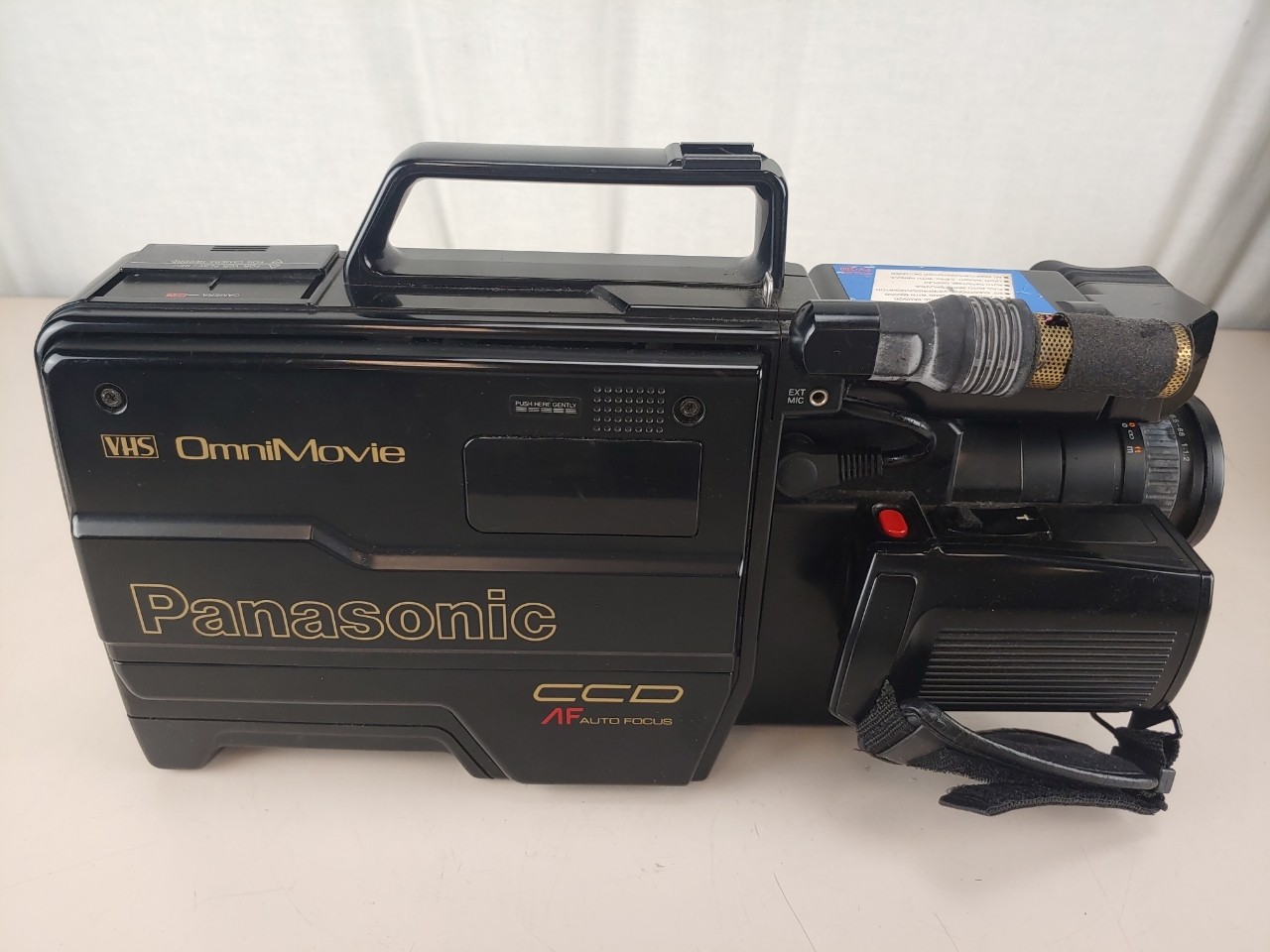 Vintage Panasonic OmniMovie PV-300D VHS Camcorder Video Camera case x2 batteries