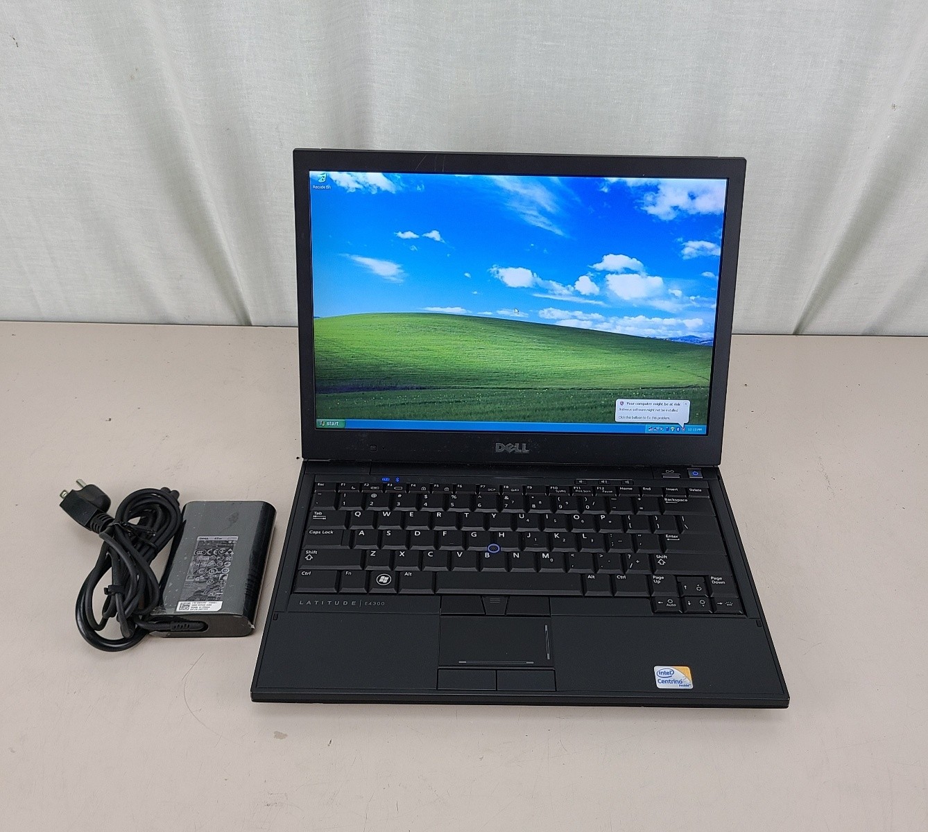 Dell Latitude E4300 C2D 2.4GHz 4gb 160Gb HDD Windows XP Pro