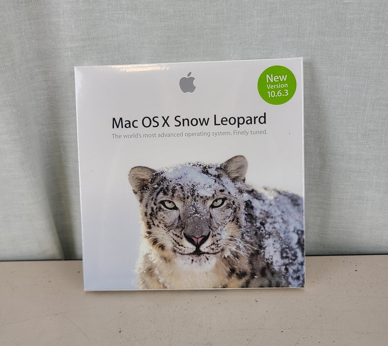 Apple Mac OS X Snow Leopard 10.6.3 Retail MC573Z/A (FACTORY SEALED)