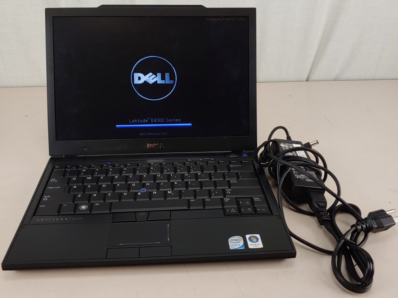 Dell Latitude E4300 C2D 2.26GHz 4gb 160Gb HDD Windows XP Pro