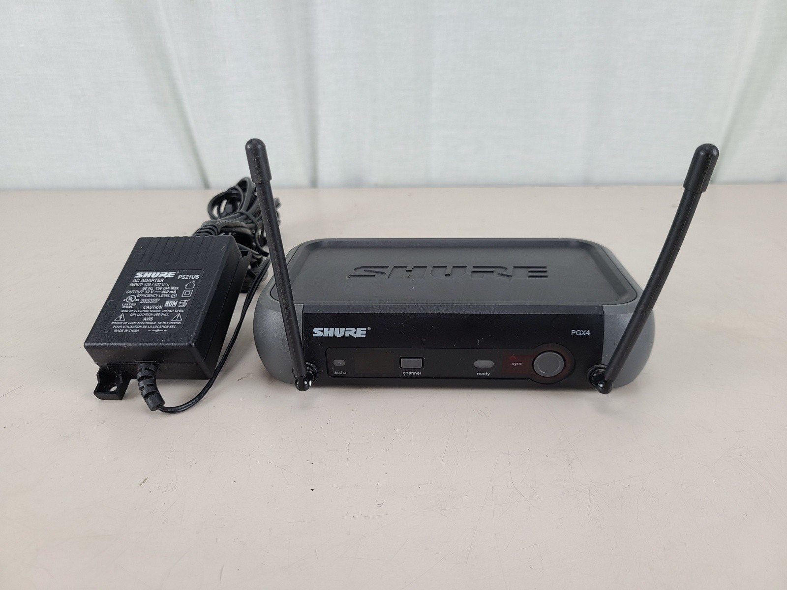 SHURE PGX4 Wireless Microphone Receiver & AC Adaptor