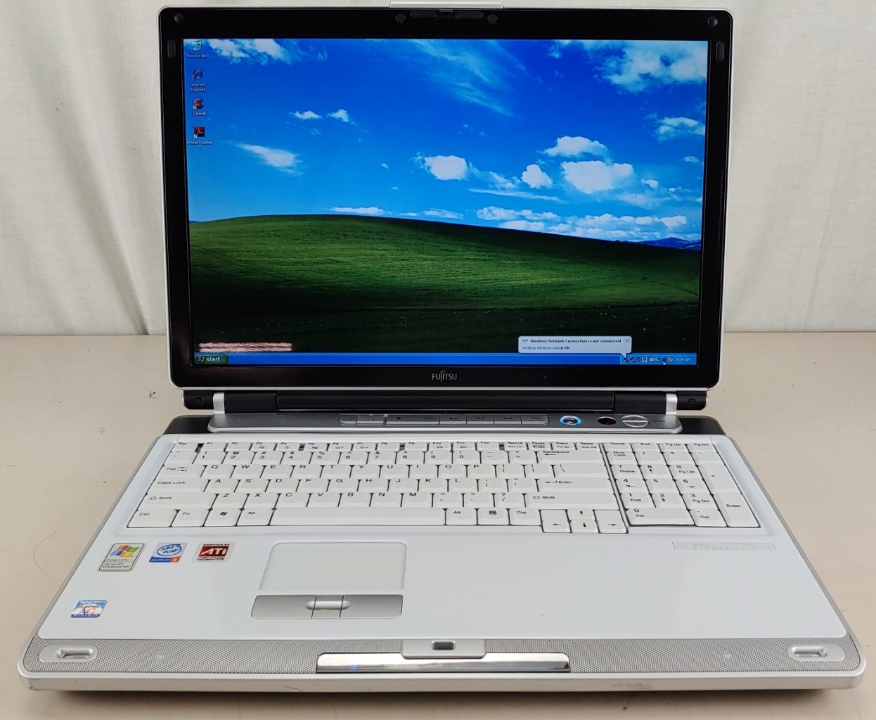 Fujitsu LifeBook N6010 17" Pentium 4 3.20GHz 512MB 60GB HDD Radeon 9700 XP Home 