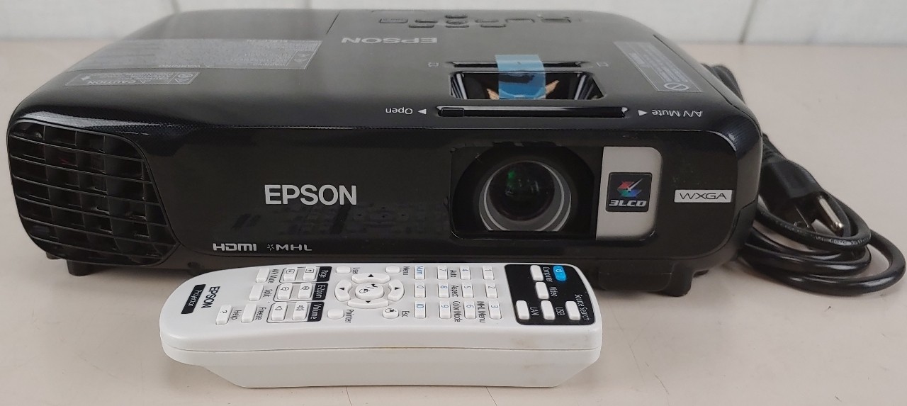 Epson LCD Projector H654A (EX7230) w/ Power Cable & Remote - 154 Lamp Hours