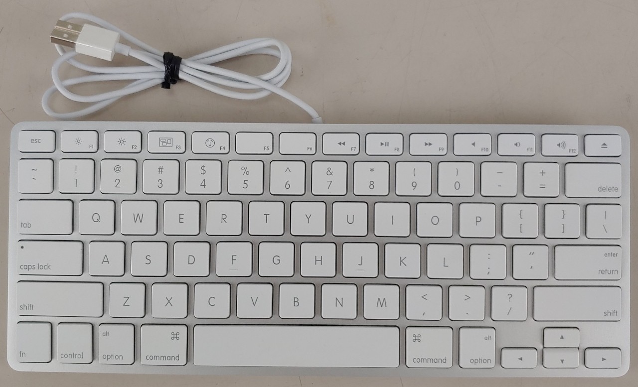 Apple A1242 Wired USB Keyboard - White 