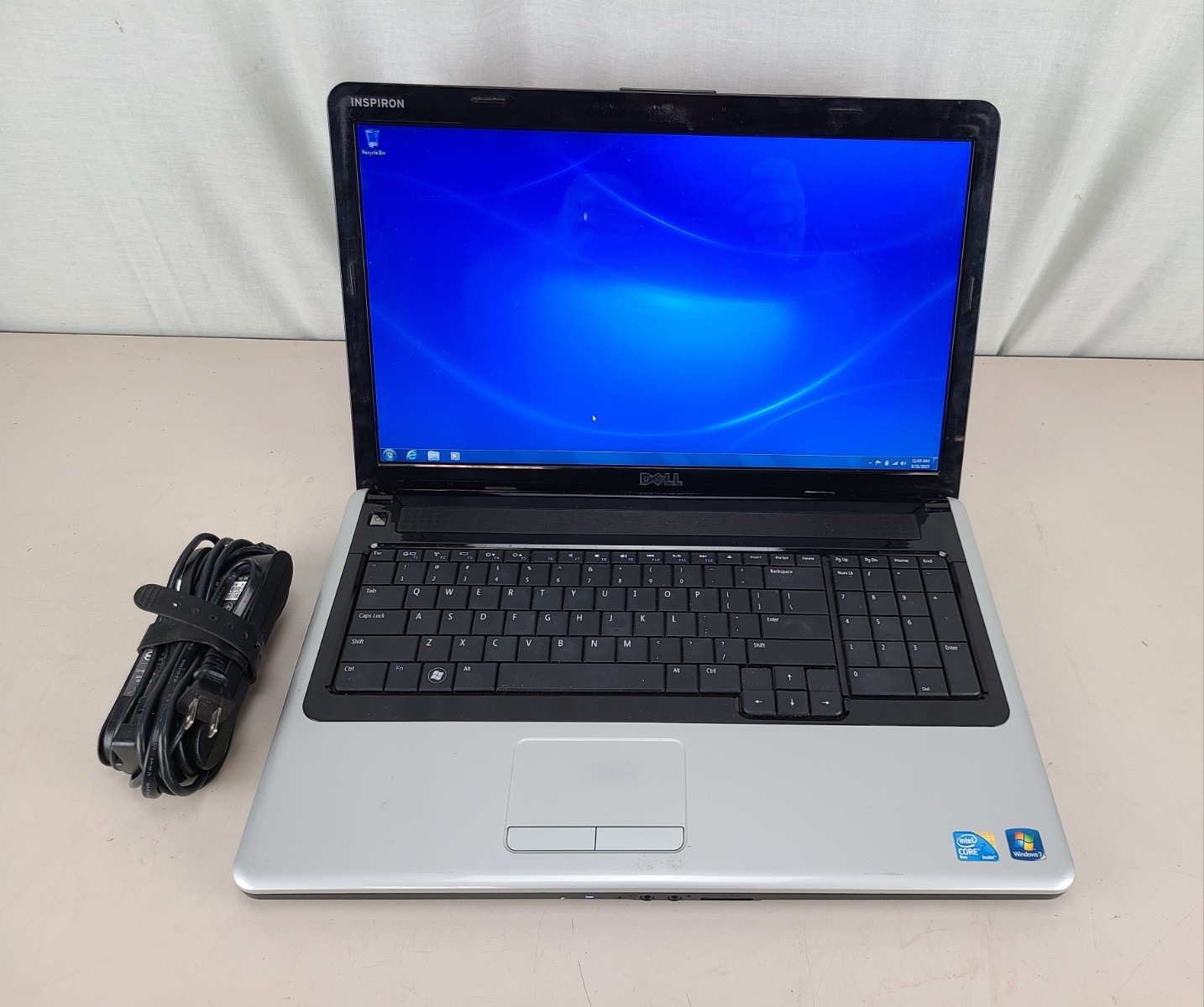 Dell Inspiron 1750 2.2 GHz 4GB Ram 17.3 Inch LCD. Windows 7 240GB SSD