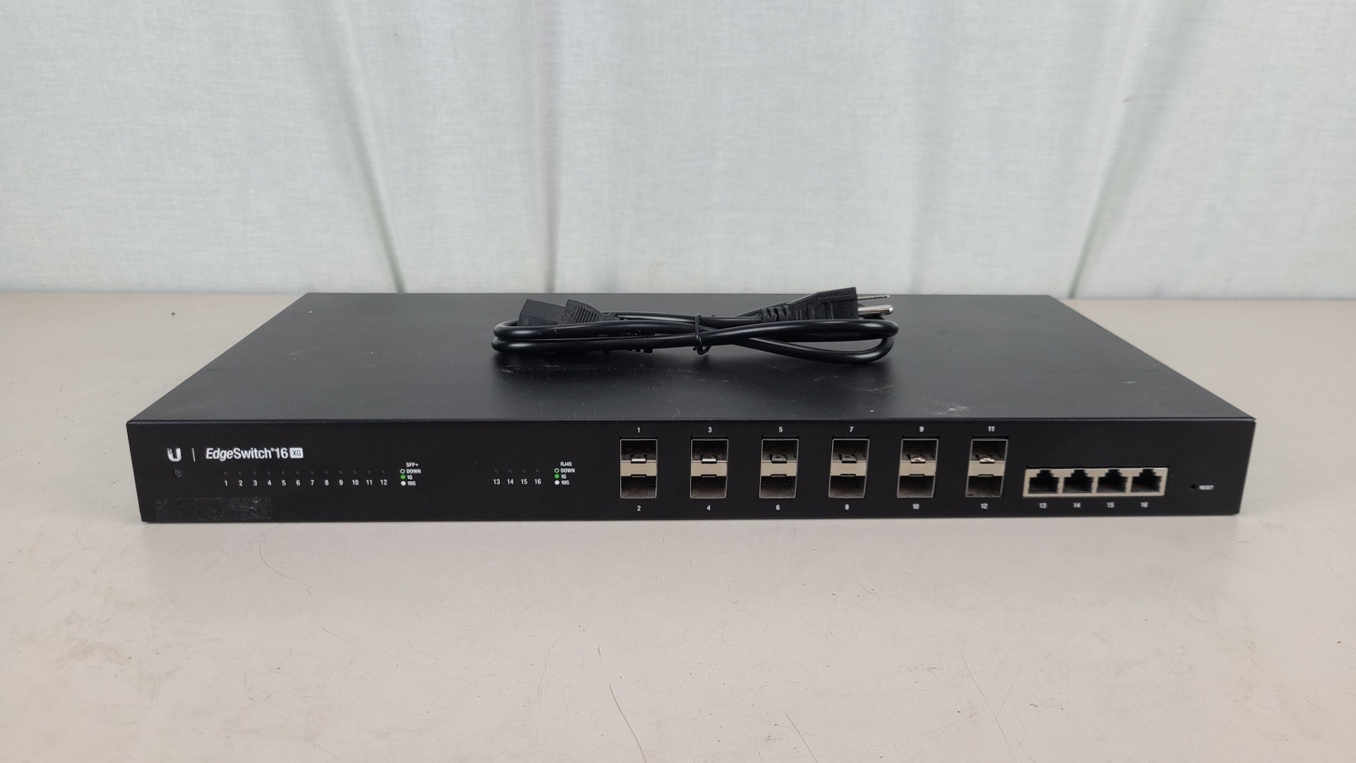 Ubiquiti ES-16-XG EdgeSwitch 16-Port Ethernet Switch W/ Power Cord