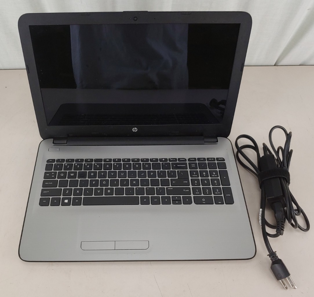 HP 15-ay041wm 15.6” Core i3-6100U 8GB 1TB HDD WIN 10 HOME