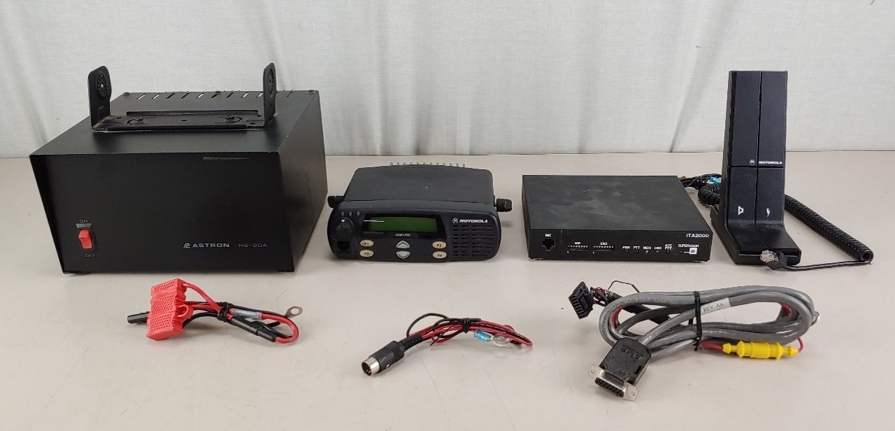 Motorola CDM1250 AAM25KKD9AA2AN Radio Complete Desktop Setup /w Mic 20A PS 