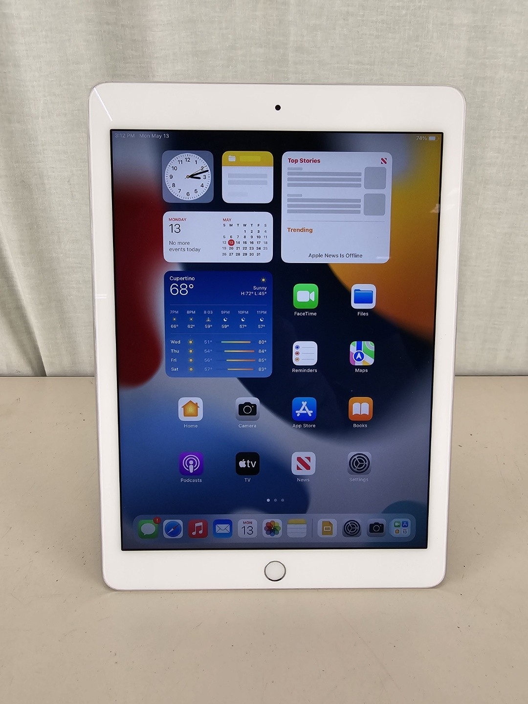 Apple iPad Air 2 16GB WIFI 9.7in Silver FGLW2LL/A