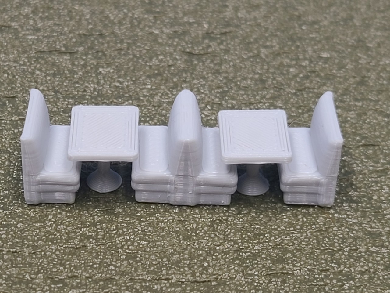HO Scale Restaurant Booth 5 Piece Set 1:87