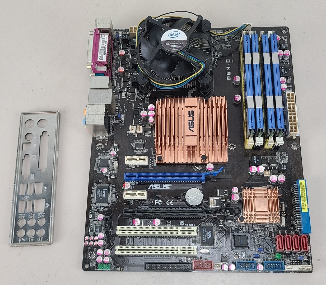 Asus P5N-D Intel LGA 775 DDR2 ATX Motherboard W/ I/O Shield