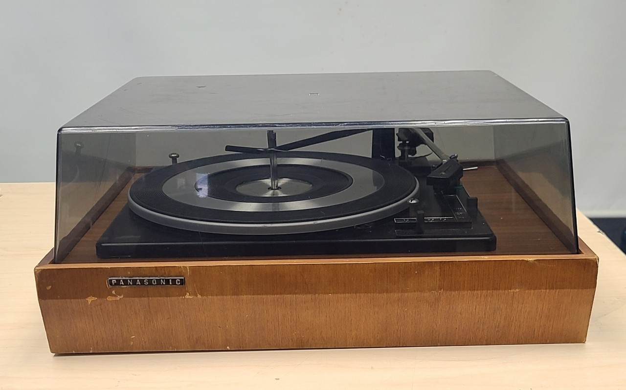 Vintage Panasonic RD-7703 Automatic Turntable