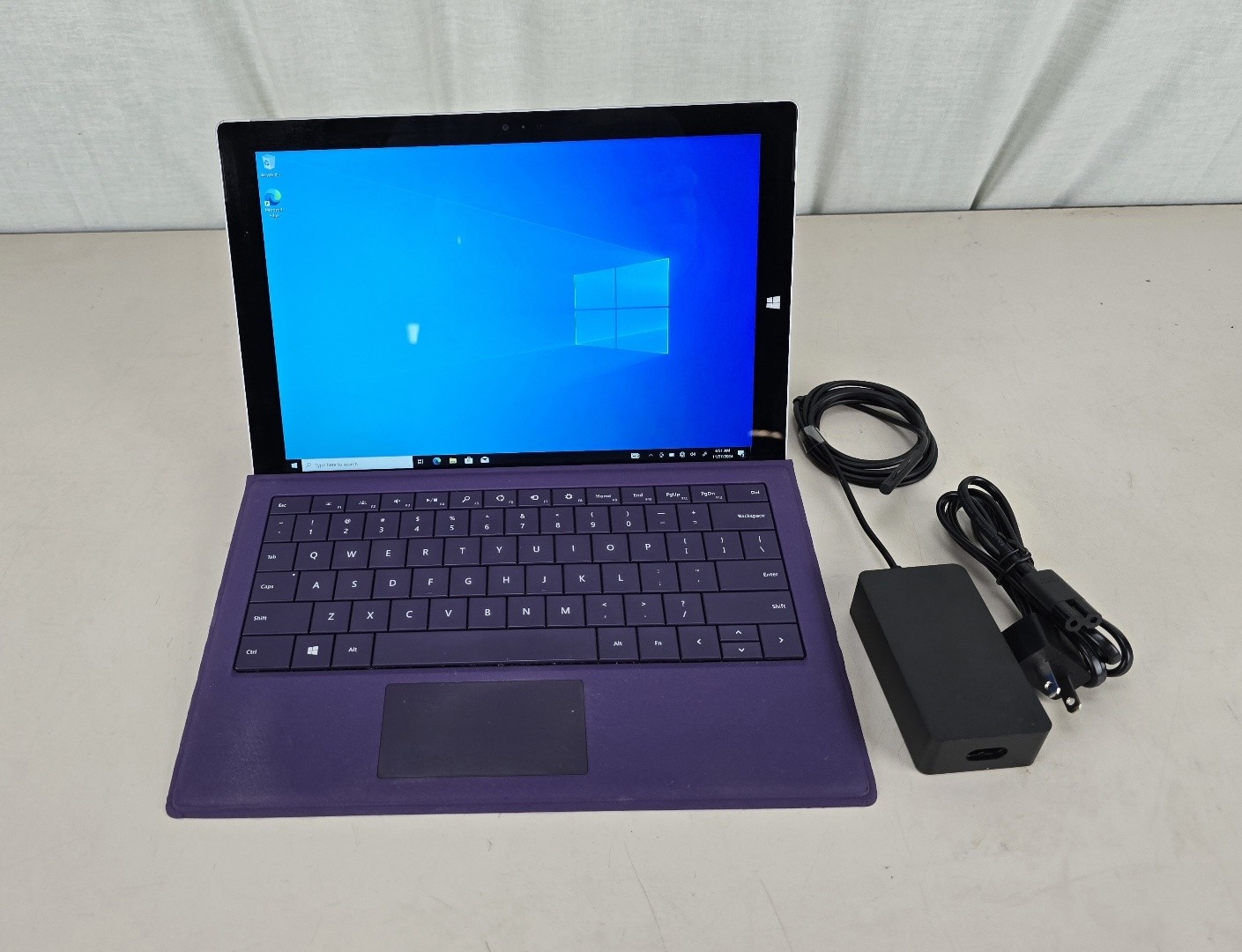 Microsoft Surface Pro 3 1631 12.3" i5 4300U, 4GB RAM, 128GB SSD