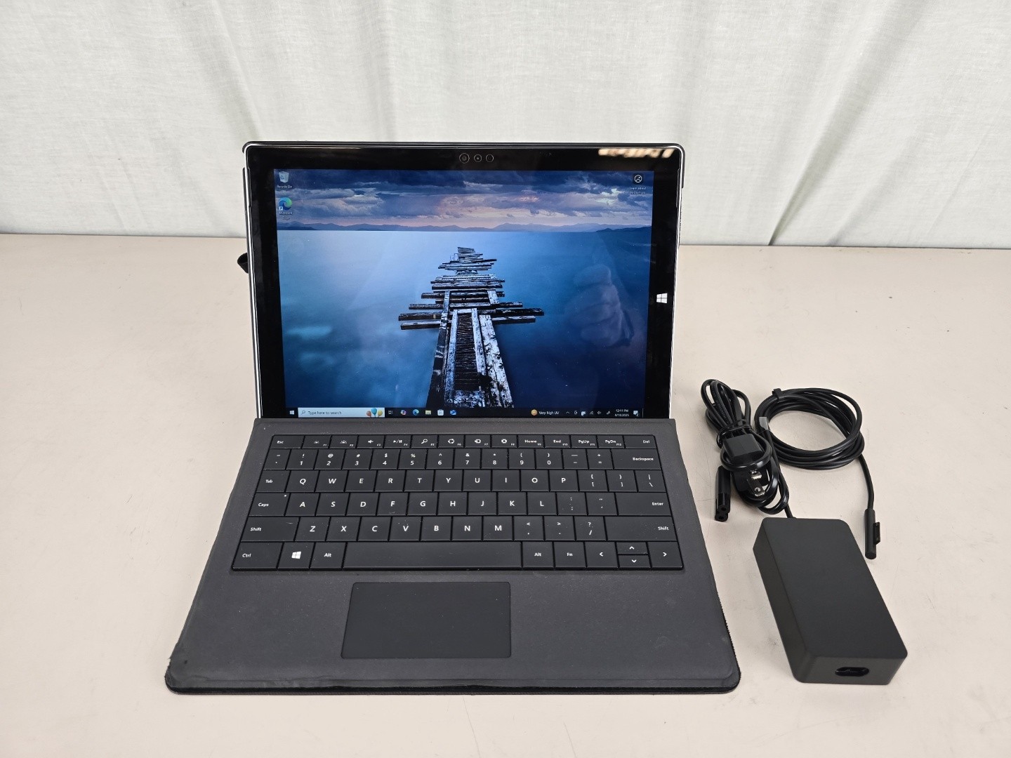 Microsoft Surface Pro 3 1631 12.3" i5 4300U, 4GB RAM, 128GB SSD