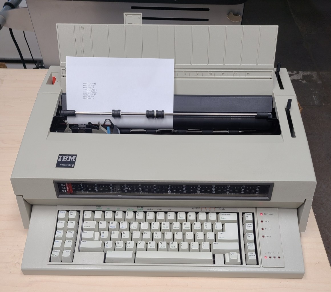 Vintage IBM Wheelwriter 6 Type 674X Electronic Typewriter *TESTED AND WORKING*