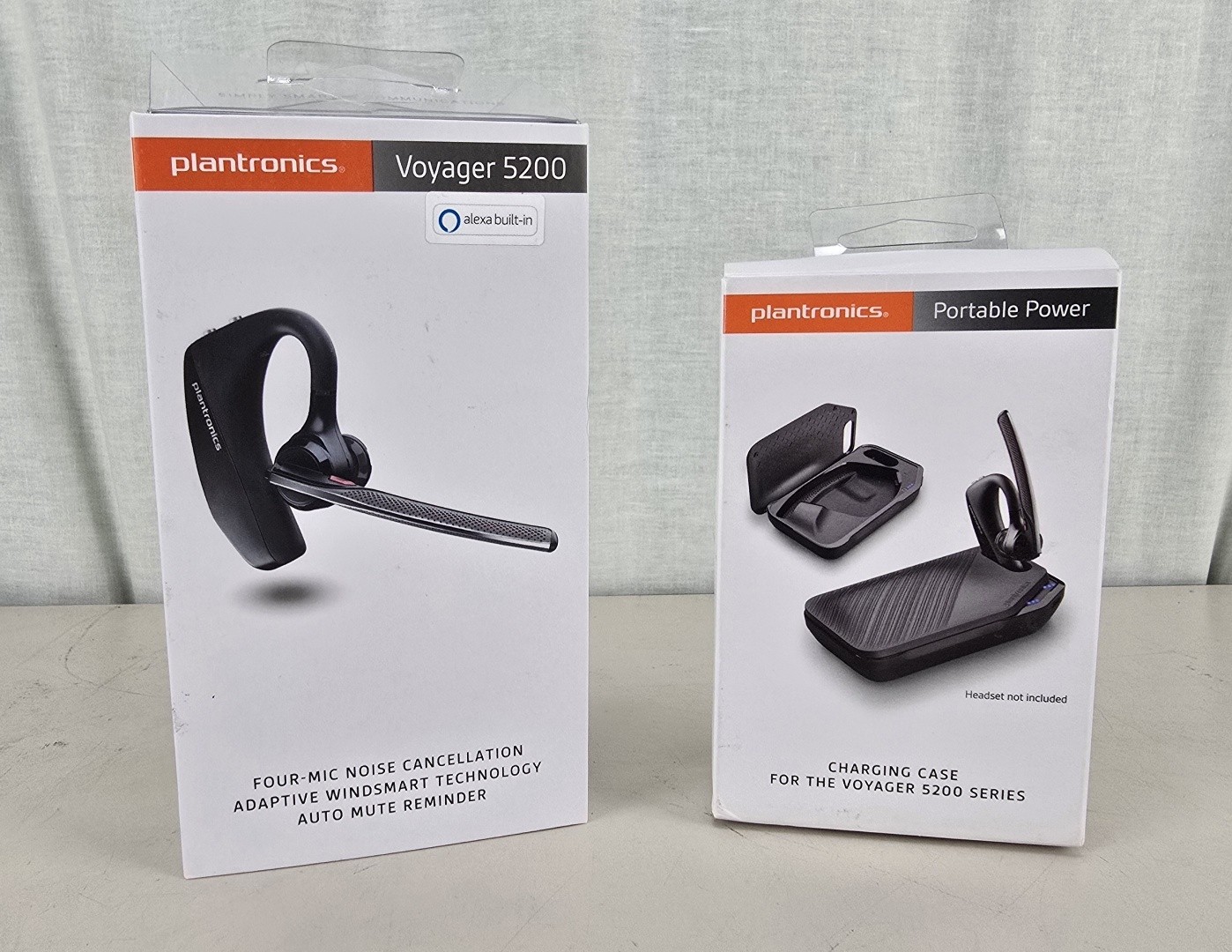 Plantronics Voyager 5200 Single-Ear Bluetooth Headset + Charge Case