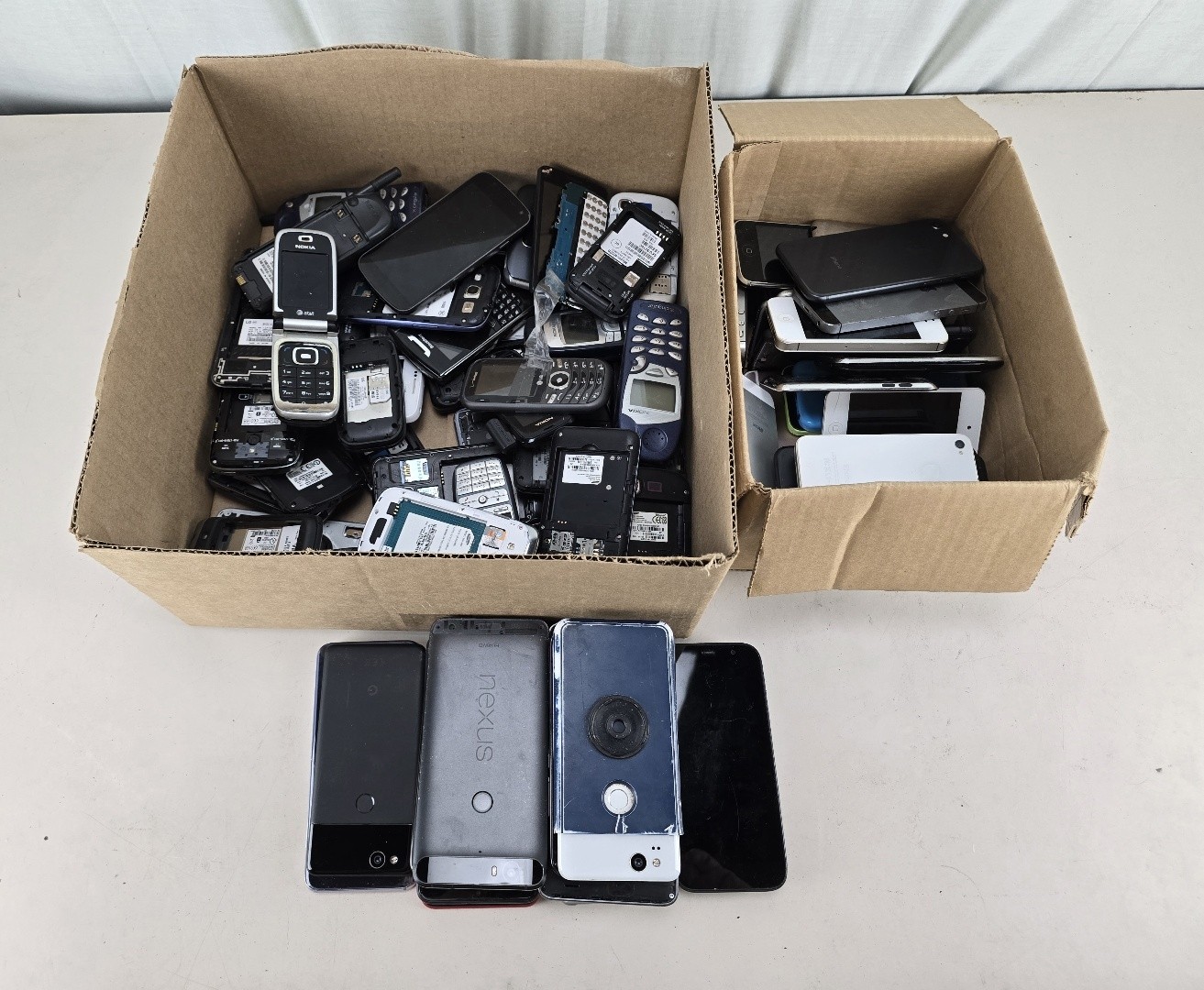 25 Lbs Cellphones For Scrap Gold Recovery or Parts