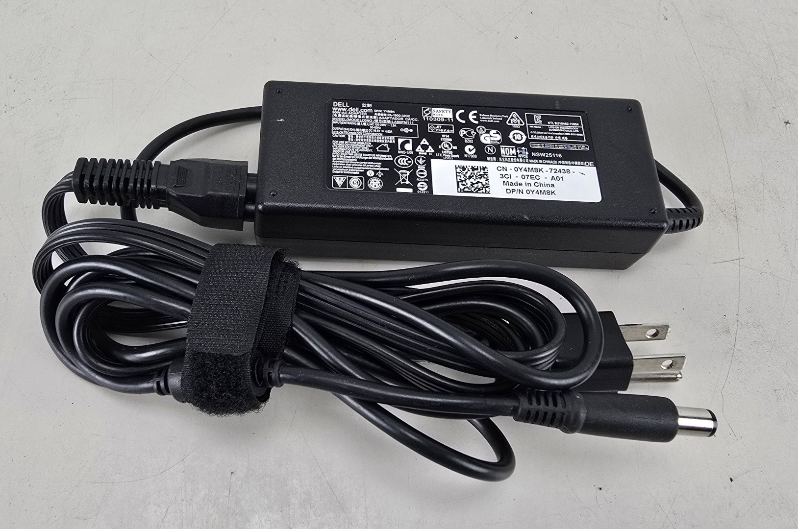 Genuine Dell 90W Laptop AC Adapter