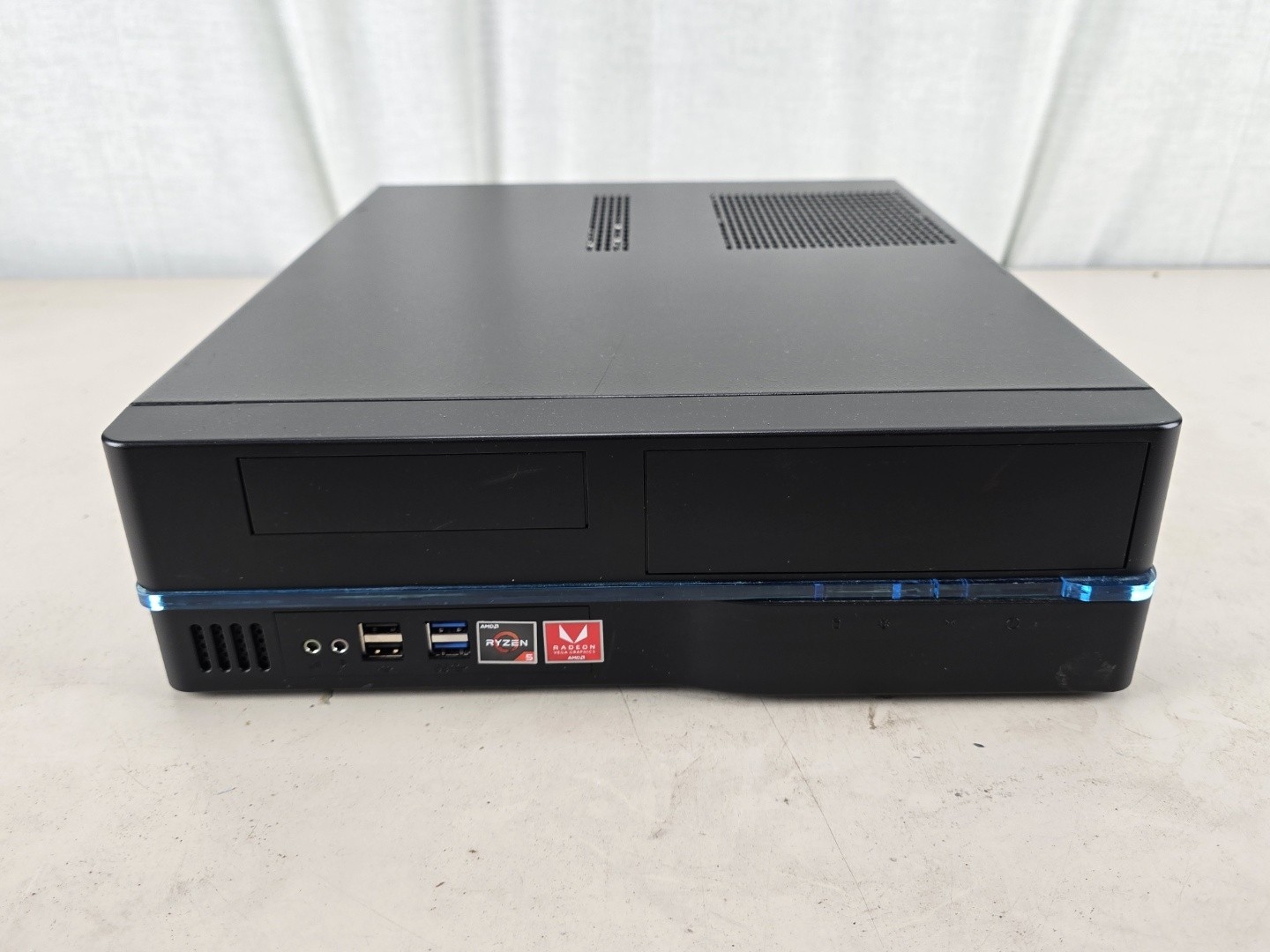 AMD Ryzen 5 2400G Desktop 16GB DDR4 250GB SSD