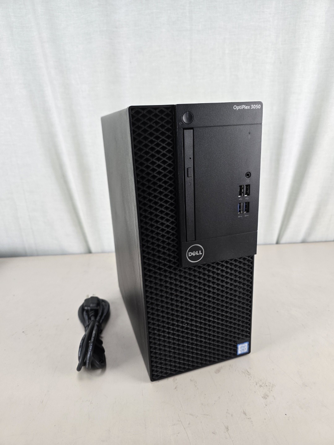 Del Optiplex 3050 MT PC Core i5-7500 3.4GHz 8GB RAM 250GB SSD Win 11