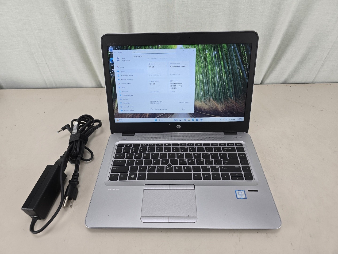 HP Elitebook 840 G3 14" 16GB RAM 2.4GHz i5-6300U 256GB SSD