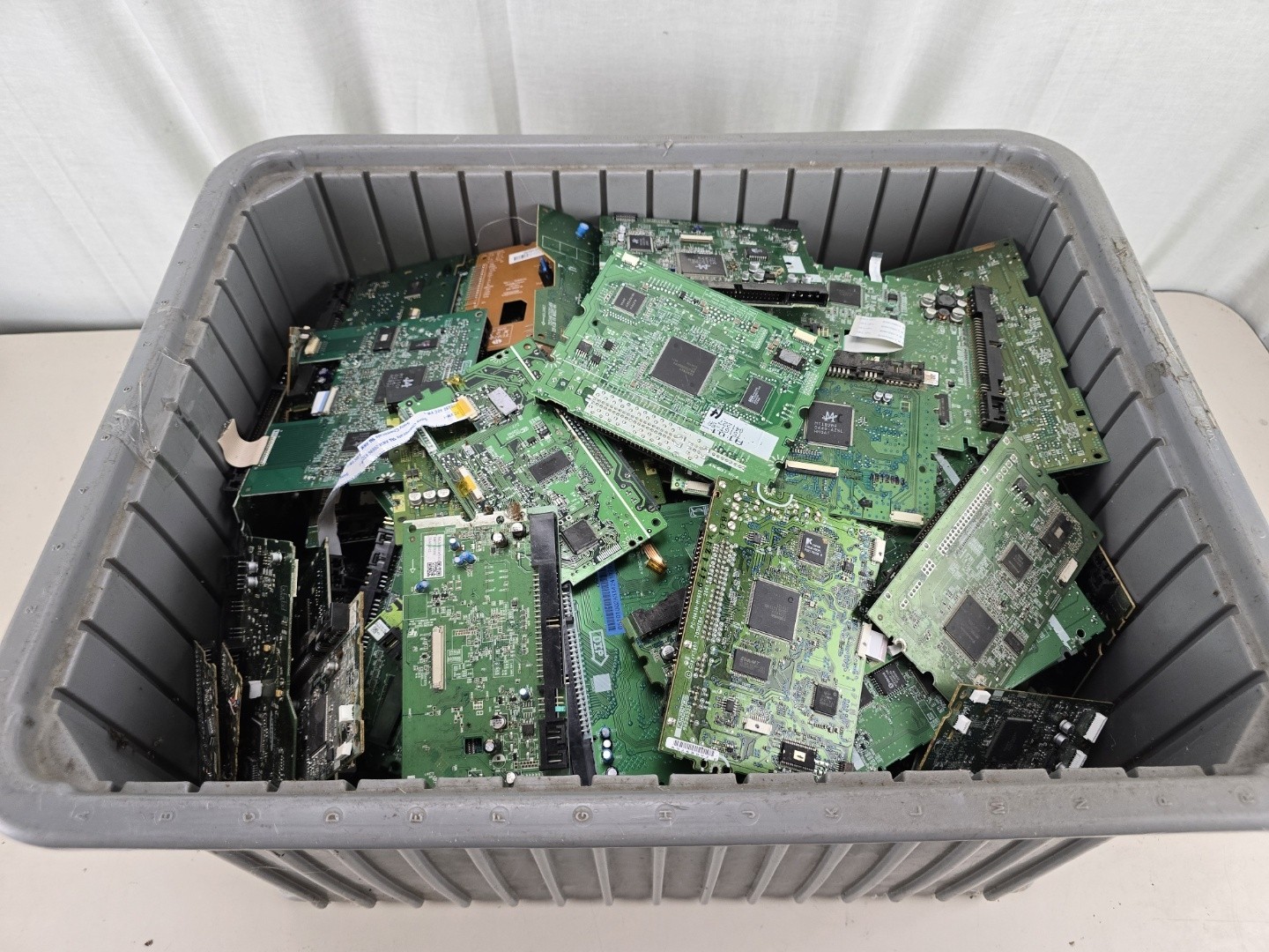 27.5 Lbs.IDE CD & DVD Drive Boards For Scrap Gold Recovery 