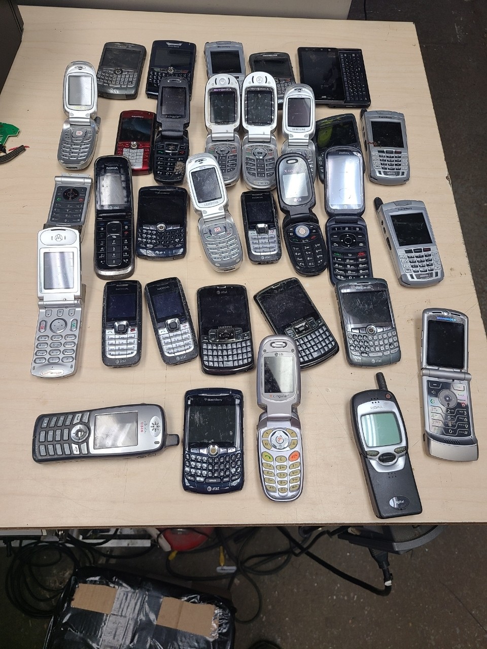 5.7 Lbs Flip Slide & Stick Cellphones For Scrap Gold Recovery or Parts